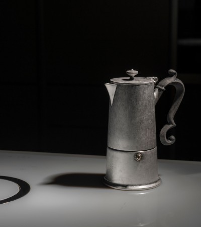 Lady Anne Caffettiera Espresso progettata da Lara Caffi